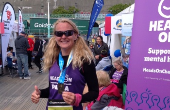 Brilliant Brighton Marathon runners brave cold winds for Heads On