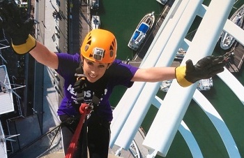 The Fab 20 Take On Spinnaker Tower Abseil for Heads On