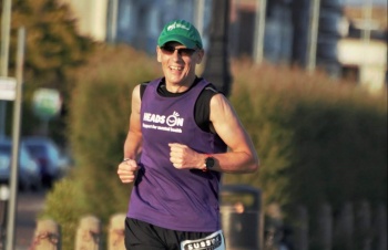 Marathon Man Ian strikes again