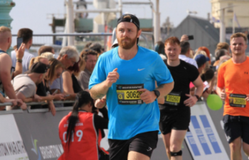 Ed raises £3000 for Heads On